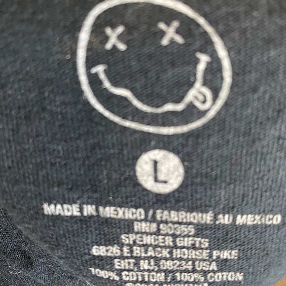 NIRVANA KURT COBAIN HIBISCUS FLOWERS HEART SHAPED Shirt. - Picture 7 of 7